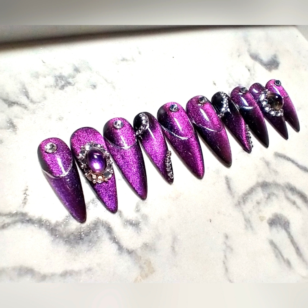 Press On Nails - Picture 3 of 8